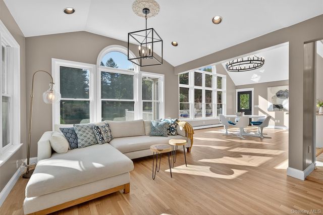 6 Bradner Drive, Warwick, NY 10990