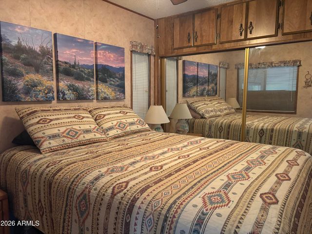 549 ROCK HOUND Drive 549, Apache Junction, AZ 85119