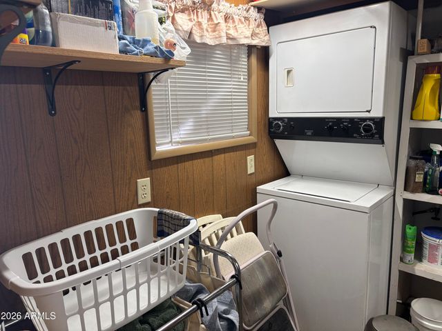 549 ROCK HOUND Drive 549, Apache Junction, AZ 85119