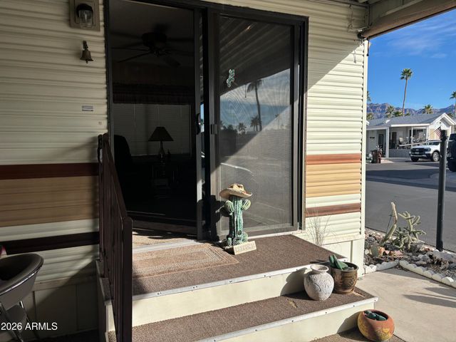 549 ROCK HOUND Drive 549, Apache Junction, AZ 85119