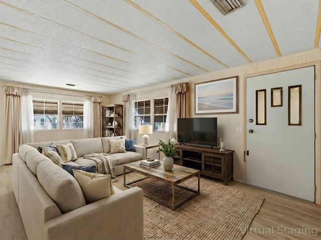 8903 Oak Street, Boynton Beach, FL 33436