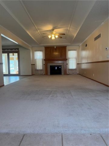 813 Dogwood Street, Excelsior Springs, MO 64024