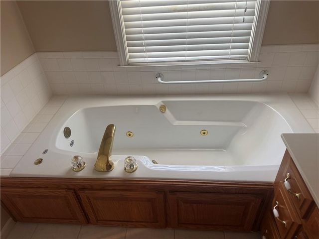 813 Dogwood Street, Excelsior Springs, MO 64024