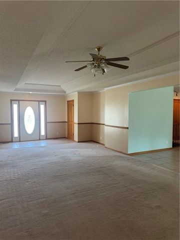 813 Dogwood Street, Excelsior Springs, MO 64024