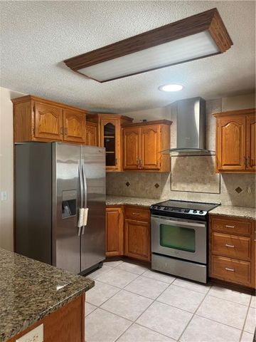 813 Dogwood Street, Excelsior Springs, MO 64024