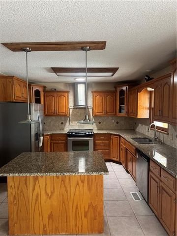 813 Dogwood Street, Excelsior Springs, MO 64024