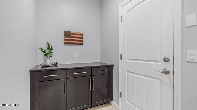 43422 N HUDSON Trail, New River, AZ 85087