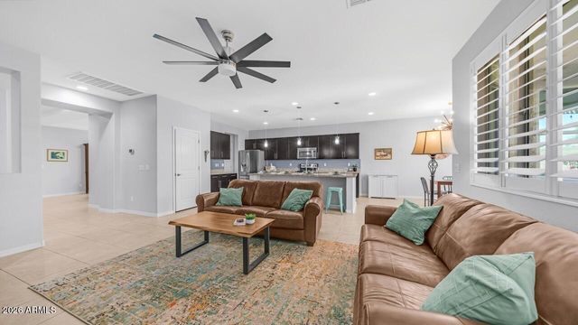 43422 N HUDSON Trail, New River, AZ 85087