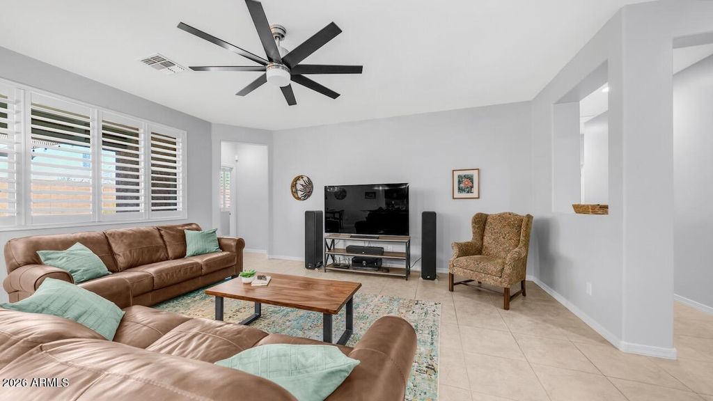 Image 10 of property listing at 43422 N HUDSON Trail, New River, AZ 85087