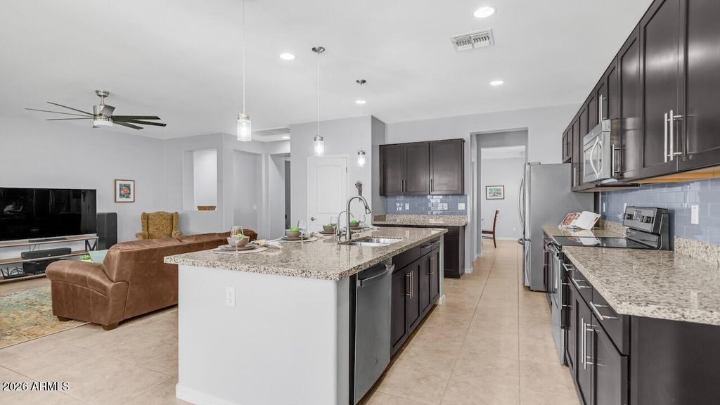 Image 12 of property listing at 43422 N HUDSON Trail, New River, AZ 85087