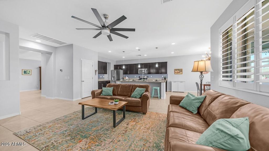 Image 3 of property listing at 43422 N HUDSON Trail, New River, AZ 85087