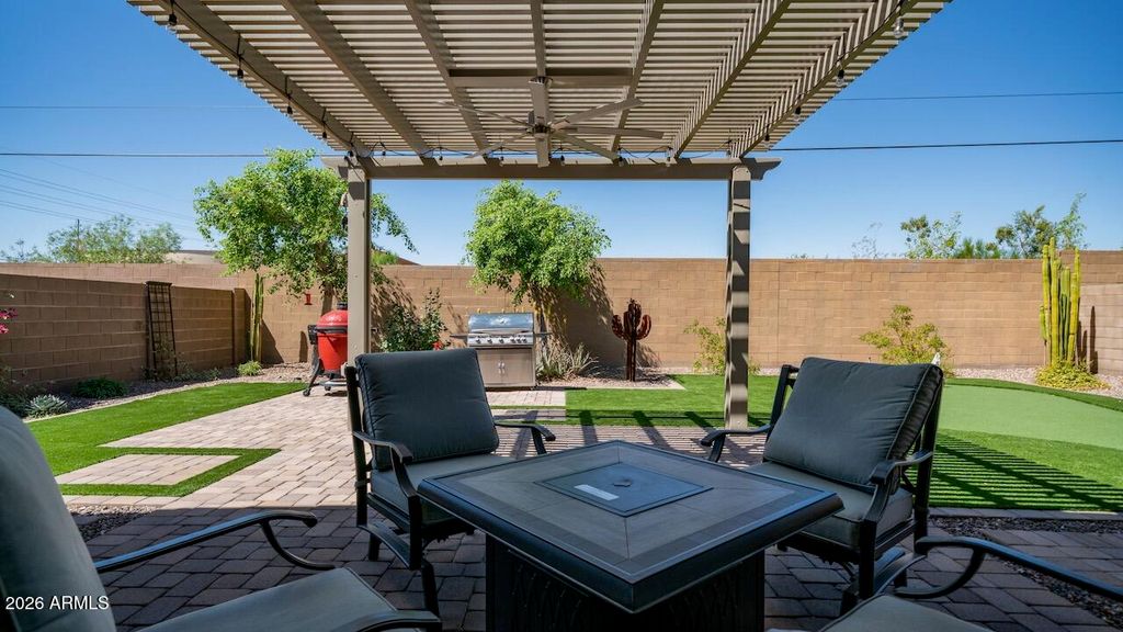 Image 32 of property listing at 43422 N HUDSON Trail, New River, AZ 85087