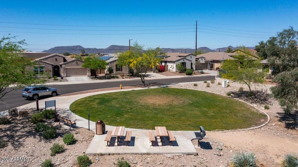 Image 7 of property listing at 43422 N HUDSON Trail, New River, AZ 85087