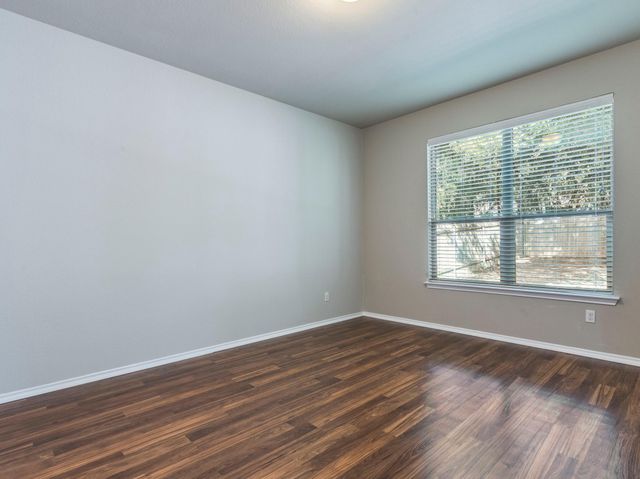 737 Foxtail Run, San Marcos, TX 78666