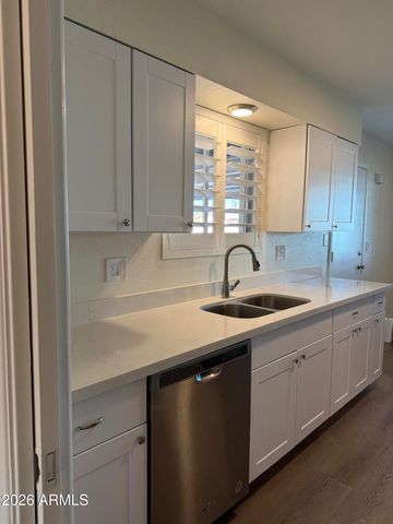 10217 W MISSION Lane W, Sun City, AZ 85351