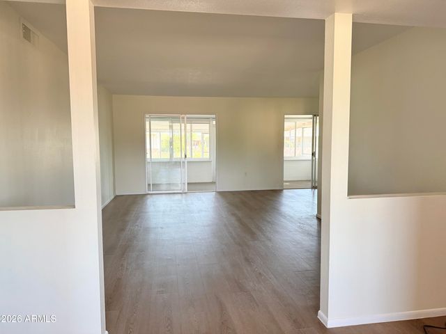 10217 W MISSION Lane W, Sun City, AZ 85351