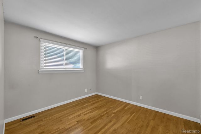 8126 Farnum Avenue, Warren, MI 48093