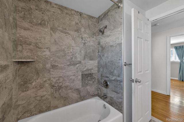 8126 Farnum Avenue, Warren, MI 48093