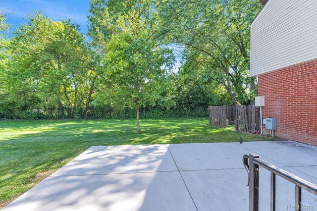 8126 Farnum Avenue, Warren, MI 48093