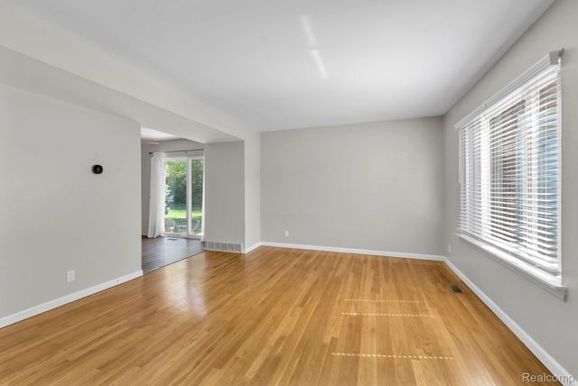 8126 Farnum Avenue, Warren, MI 48093