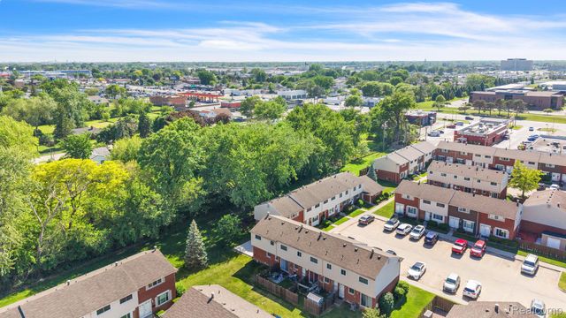 8126 Farnum Avenue, Warren, MI 48093