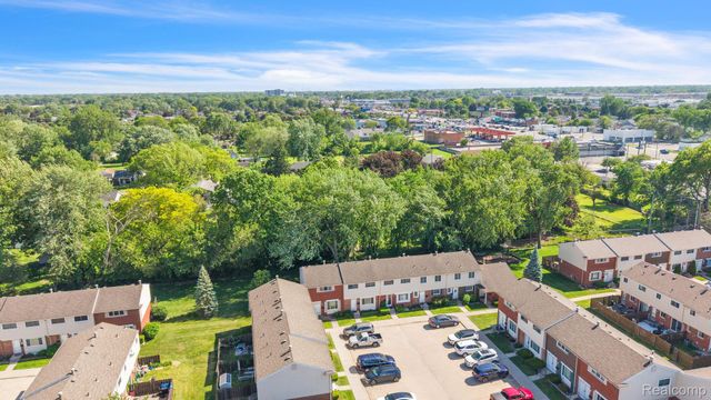 8126 Farnum Avenue, Warren, MI 48093