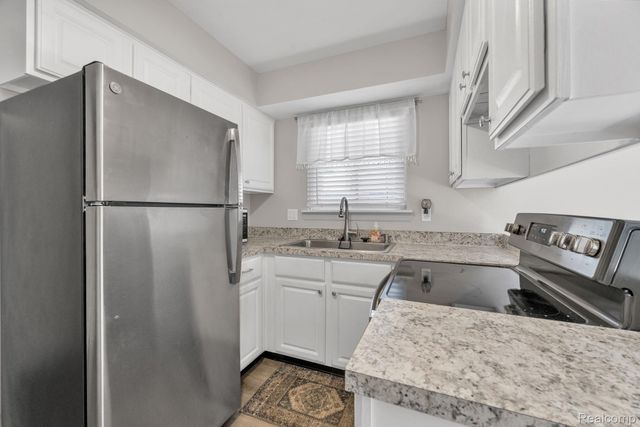 8126 Farnum Avenue, Warren, MI 48093