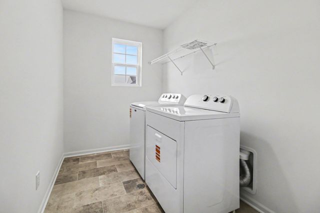 832 Kuss Drive, Saline, MI 48176