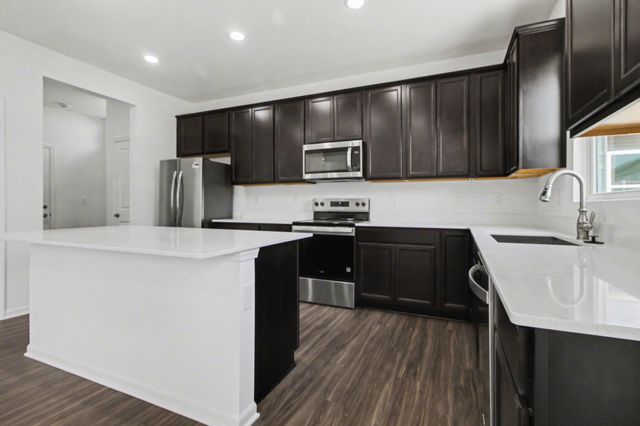 832 Kuss Drive, Saline, MI 48176