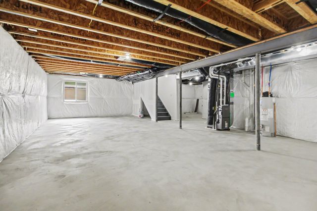 832 Kuss Drive, Saline, MI 48176