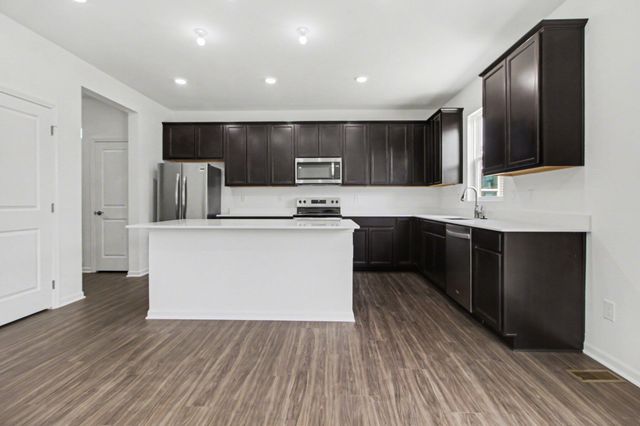 832 Kuss Drive, Saline, MI 48176