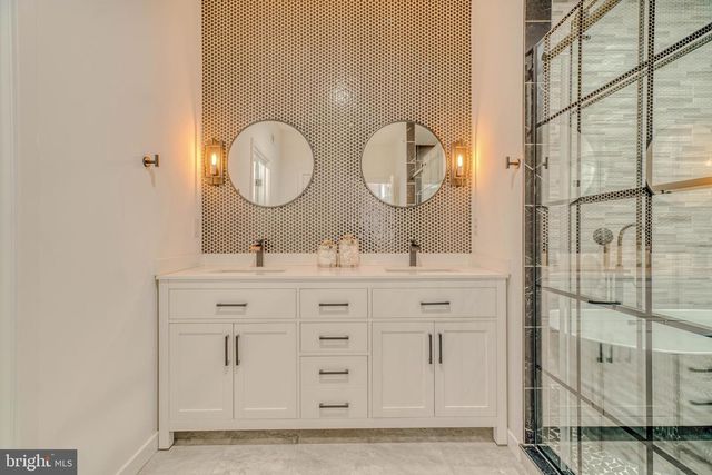 3217 CHATHAM ST, Philadelphia, PA 19134