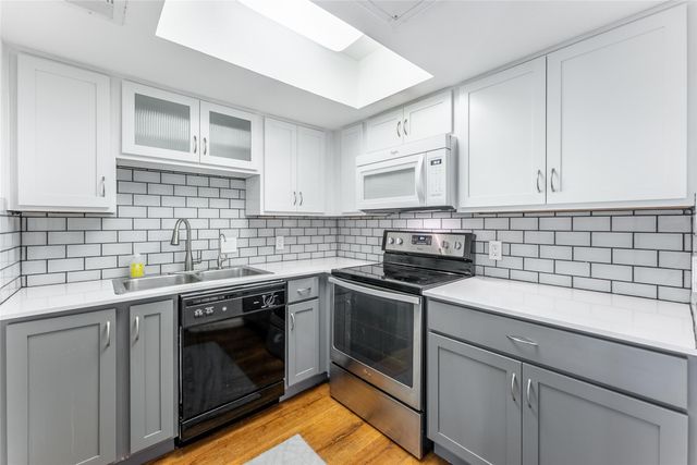 1500 Woodlawn BLVD 302, Austin, TX 78703