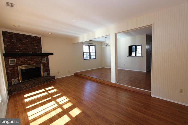 138 LEAH CT, Dayton, NJ 08810