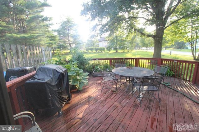 138 LEAH CT, Dayton, NJ 08810