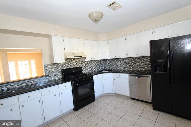 138 LEAH CT, Dayton, NJ 08810