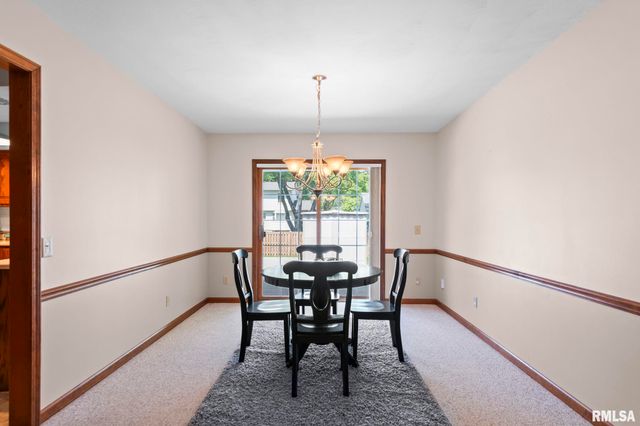 2529 Wydown Avenue, Springfield, IL 62704