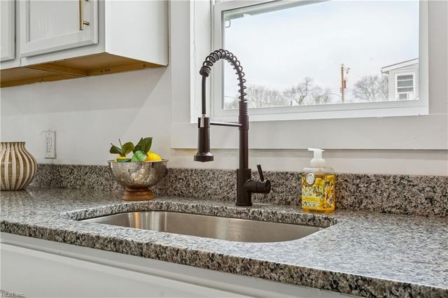 438 Highland AVE, Hampton, VA 23661