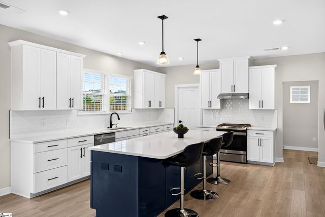 2102 Bluet Drive, Woodruff, SC 29388