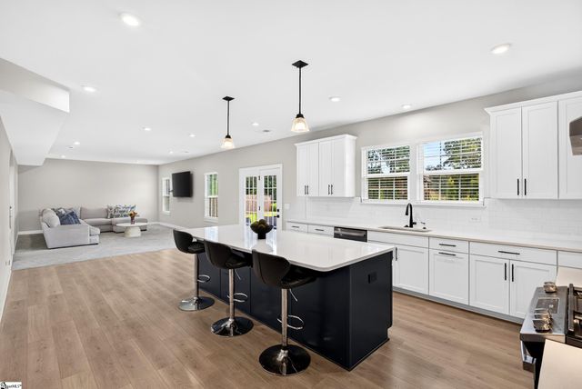 2102 Bluet Drive, Woodruff, SC 29388