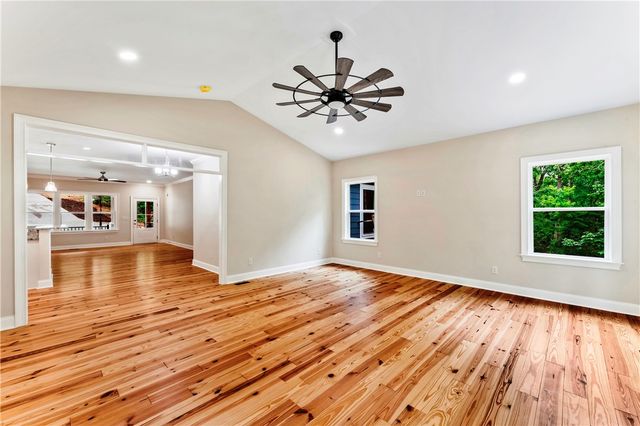110 Gabriel Way, Pickens, SC 29671