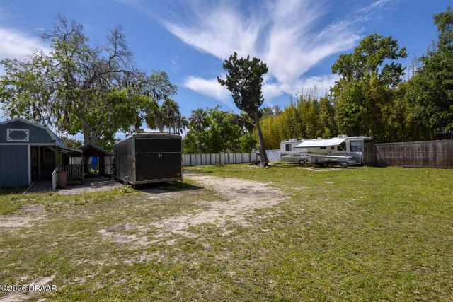 1014 W Samms Avenue, Port Orange, FL 32129