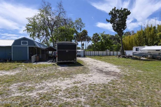 1014 W Samms Avenue, Port Orange, FL 32129