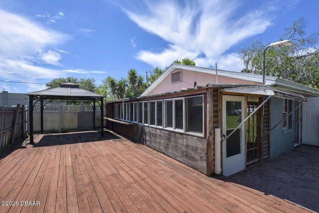 1014 W Samms Avenue, Port Orange, FL 32129