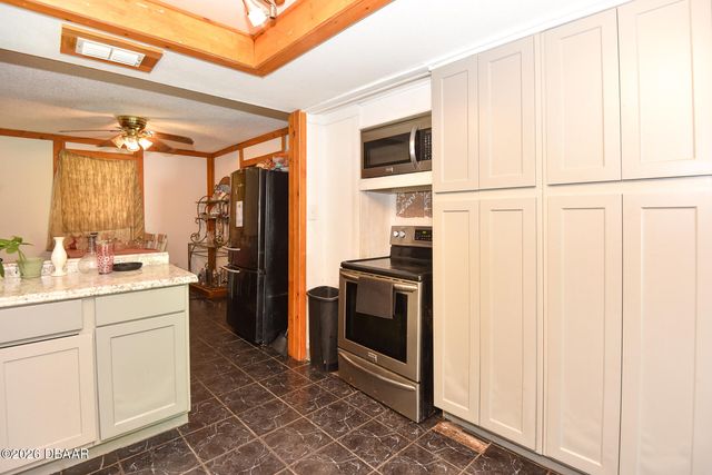 1014 W Samms Avenue, Port Orange, FL 32129