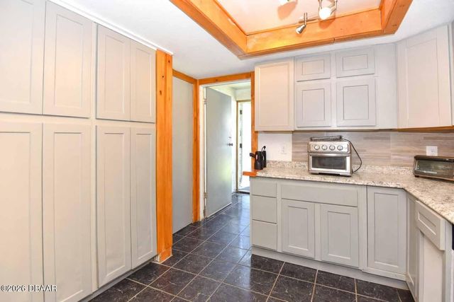 1014 W Samms Avenue, Port Orange, FL 32129