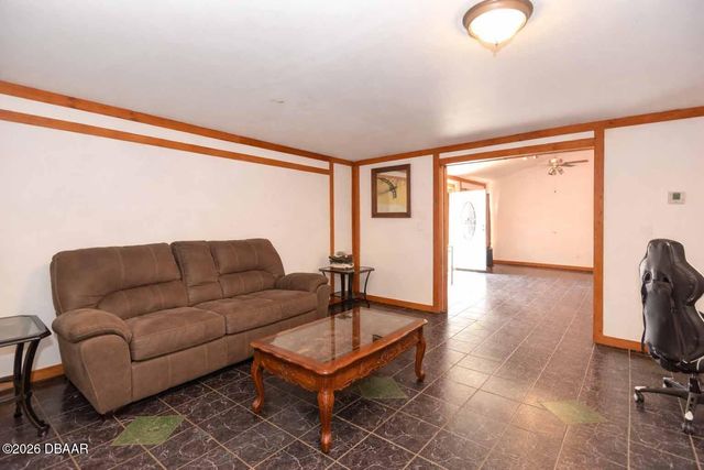 1014 W Samms Avenue, Port Orange, FL 32129