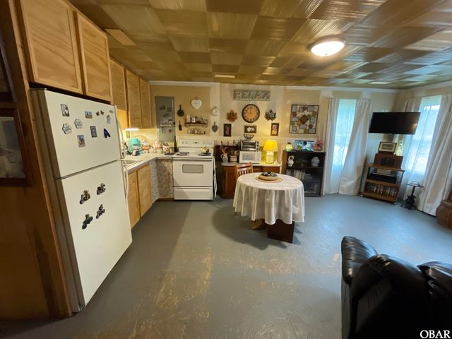 1101 W Kitty Hawk Road, Kitty Hawk, NC 27949