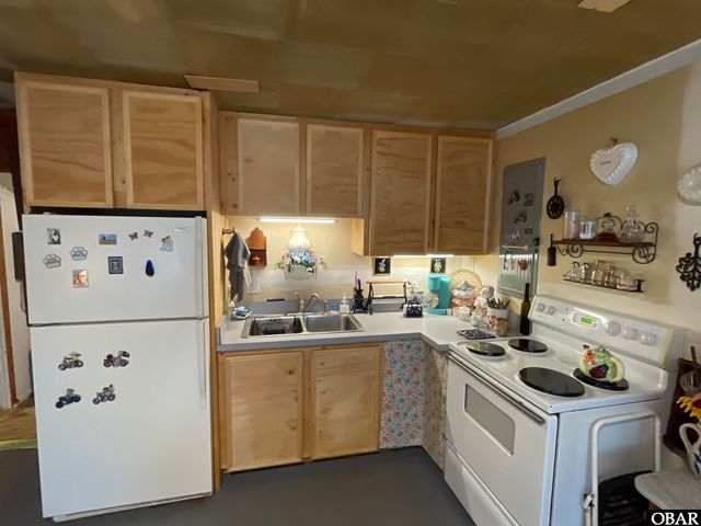 1101 W Kitty Hawk Road, Kitty Hawk, NC 27949