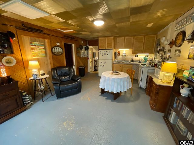 1101 W Kitty Hawk Road, Kitty Hawk, NC 27949